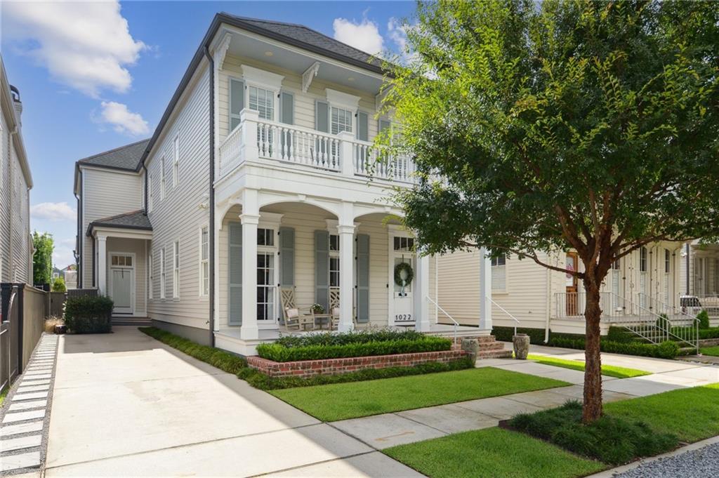1022 UPPERLINE Street
