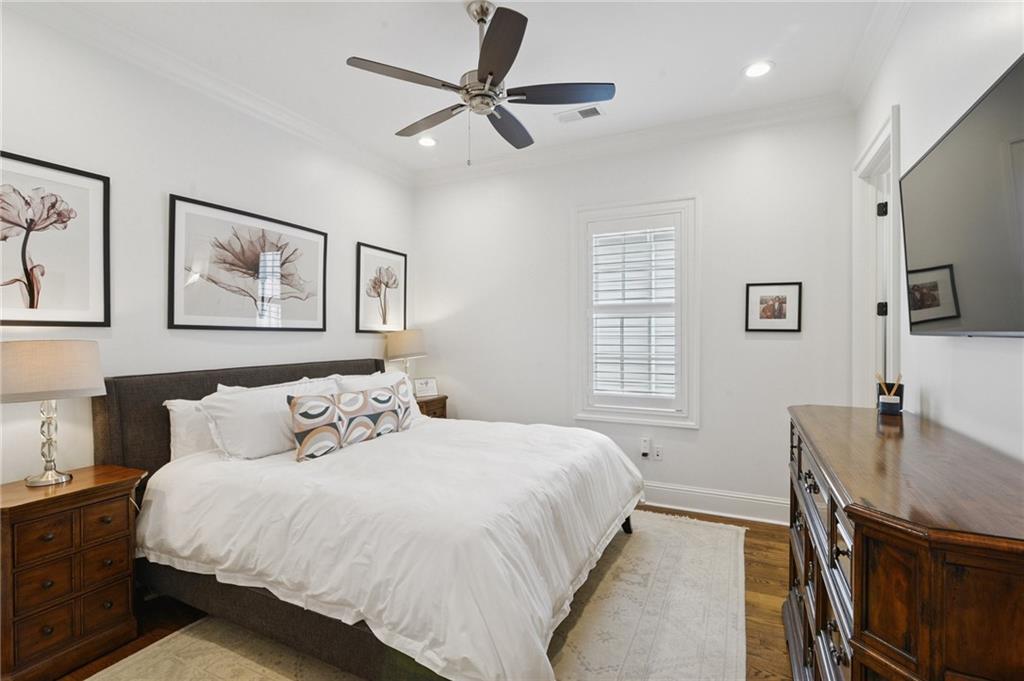 1022 UPPERLINE Street