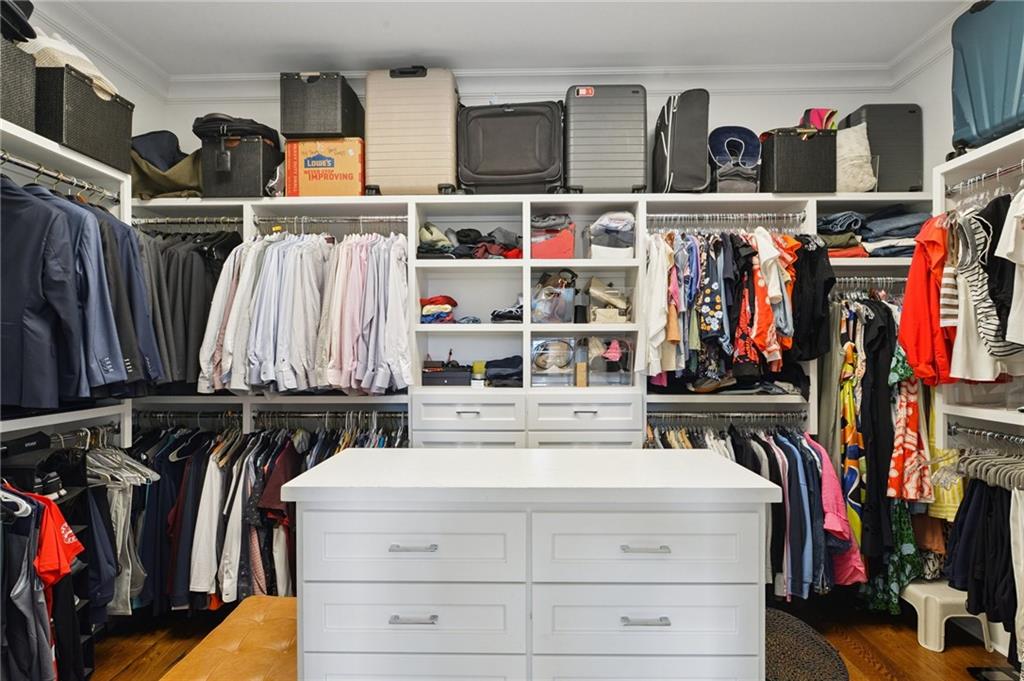 1022 UPPERLINE Street