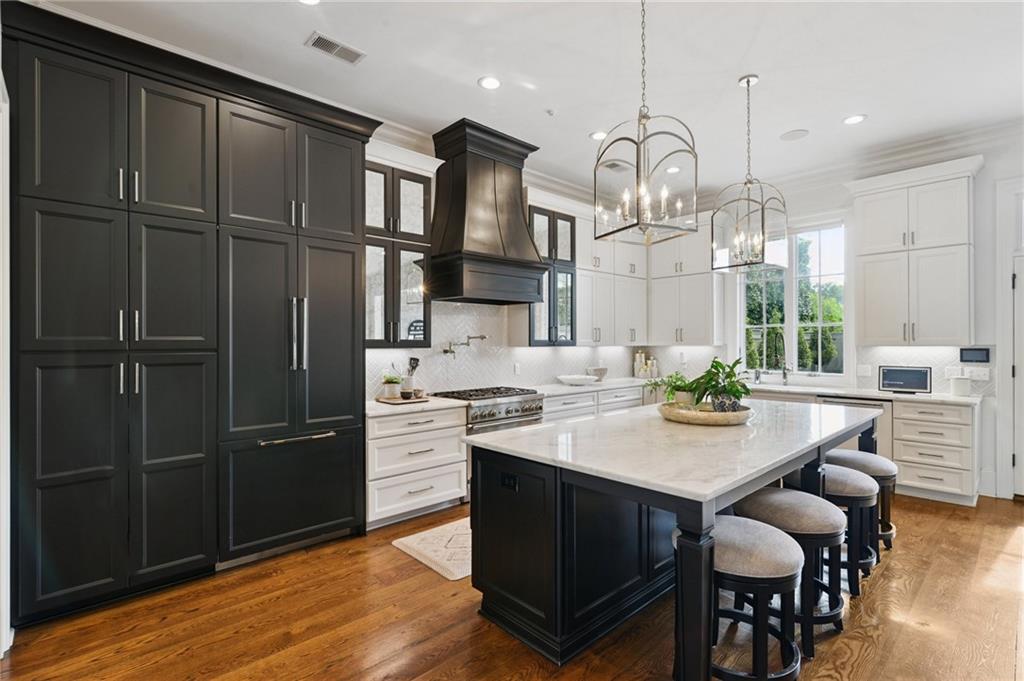 1022 UPPERLINE Street