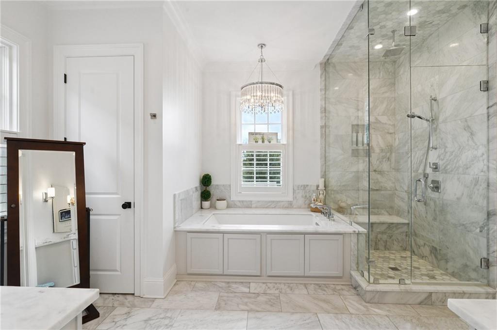 1022 UPPERLINE Street