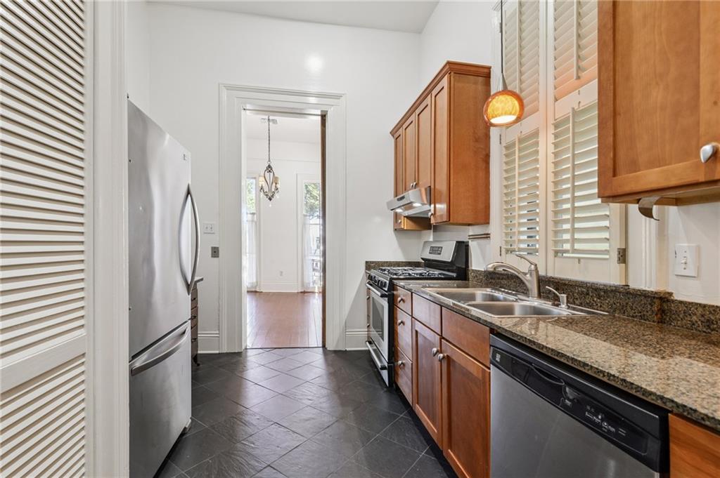 5936 ANNUNCIATION Street