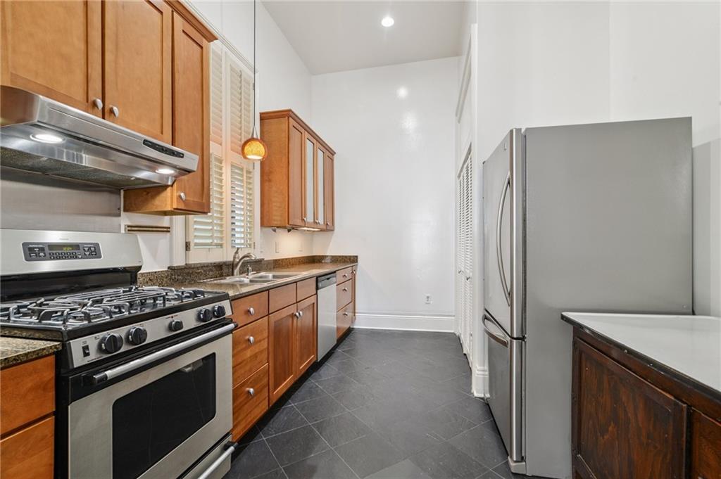 5936 ANNUNCIATION Street