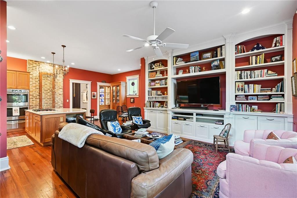 725 NASHVILLE Avenue