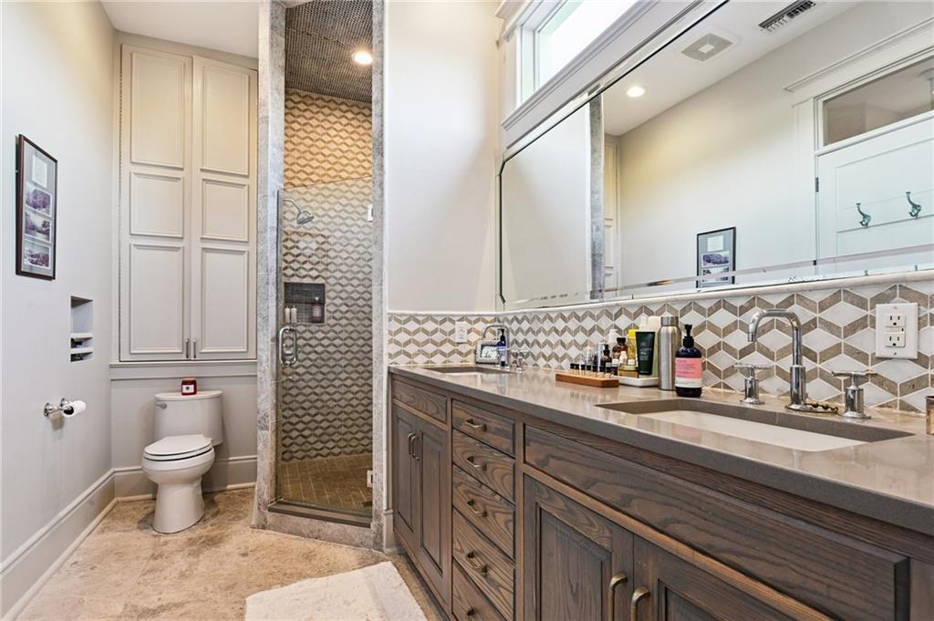 725 NASHVILLE Avenue