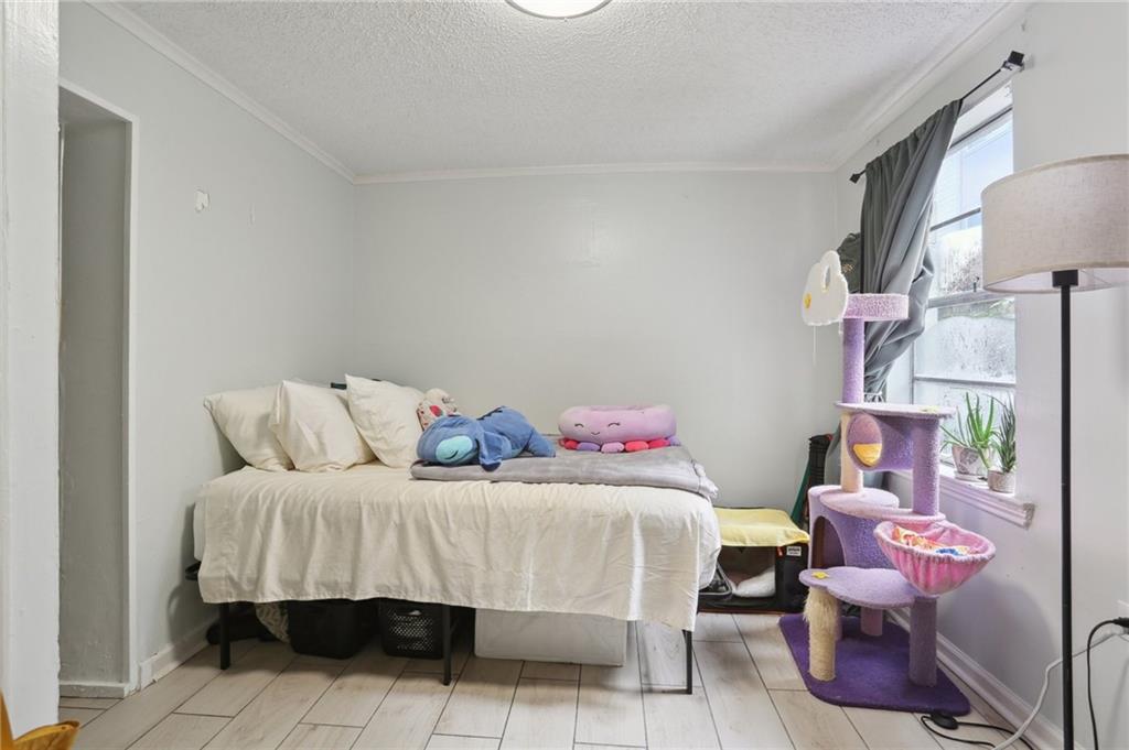 1735 DELACHAISE Street