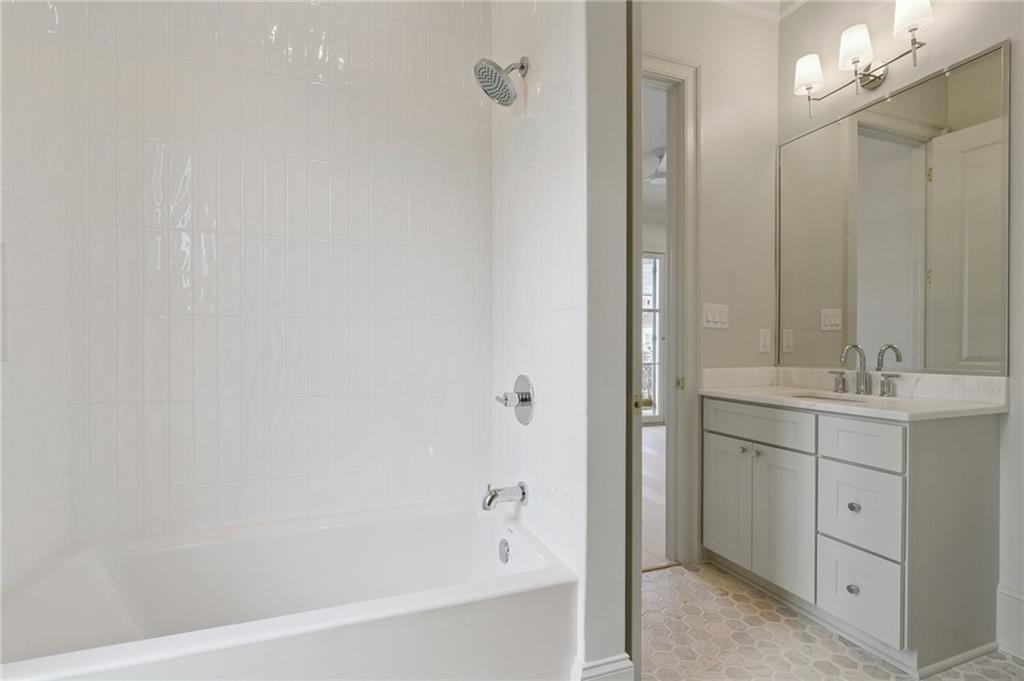 3620 CHESTNUT Street