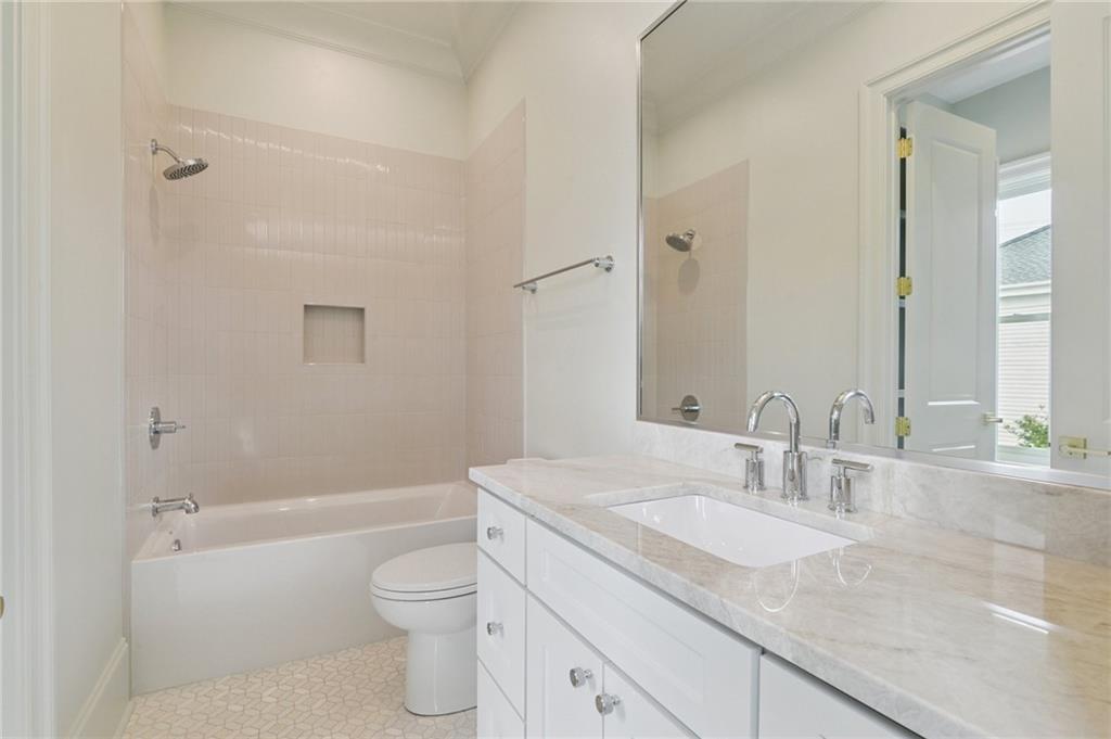 3620 CHESTNUT Street