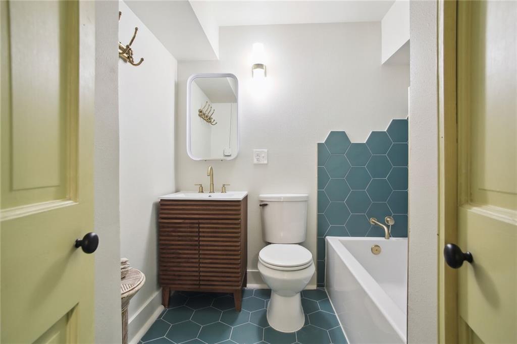 2931 ST CHARLES Avenue