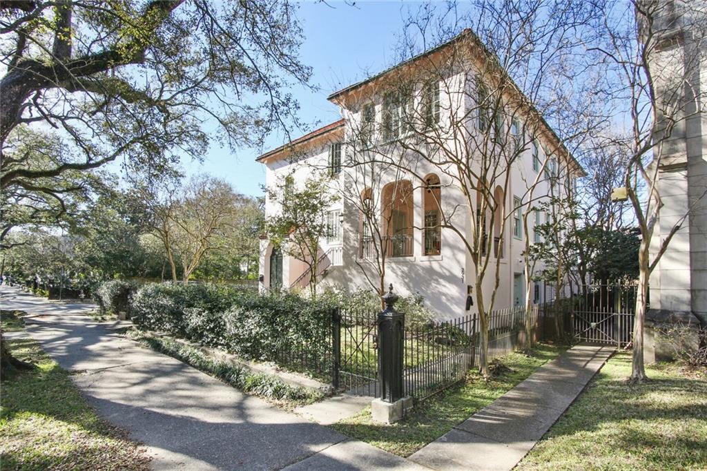 2931 ST CHARLES Avenue