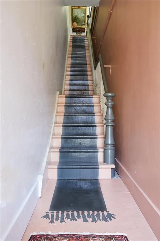 2028 MAGAZINE Street