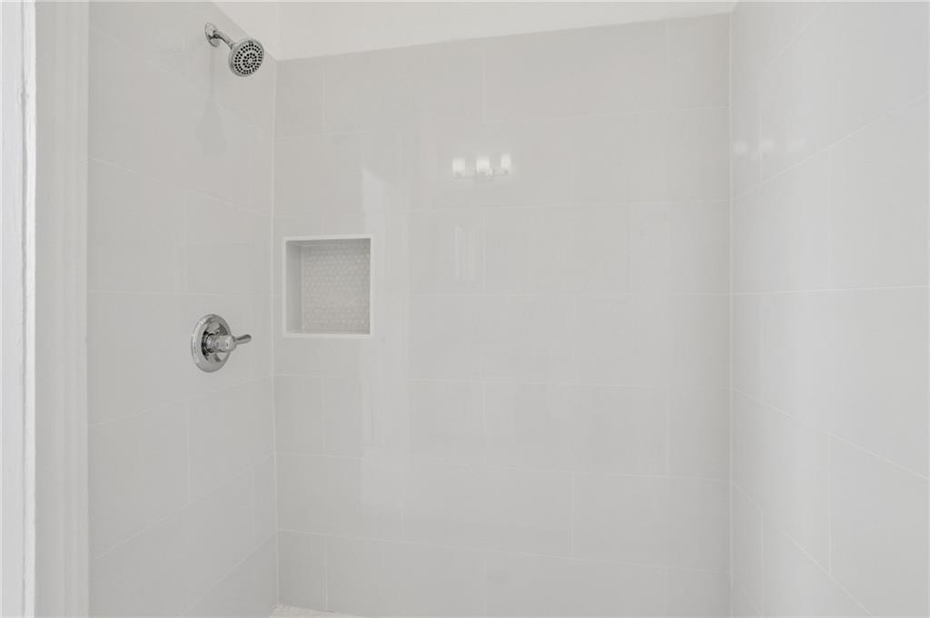 5422 MAGAZINE Street