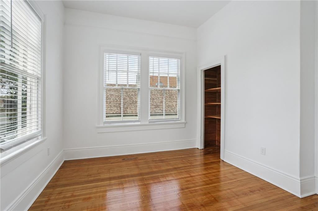 5422 MAGAZINE Street upper