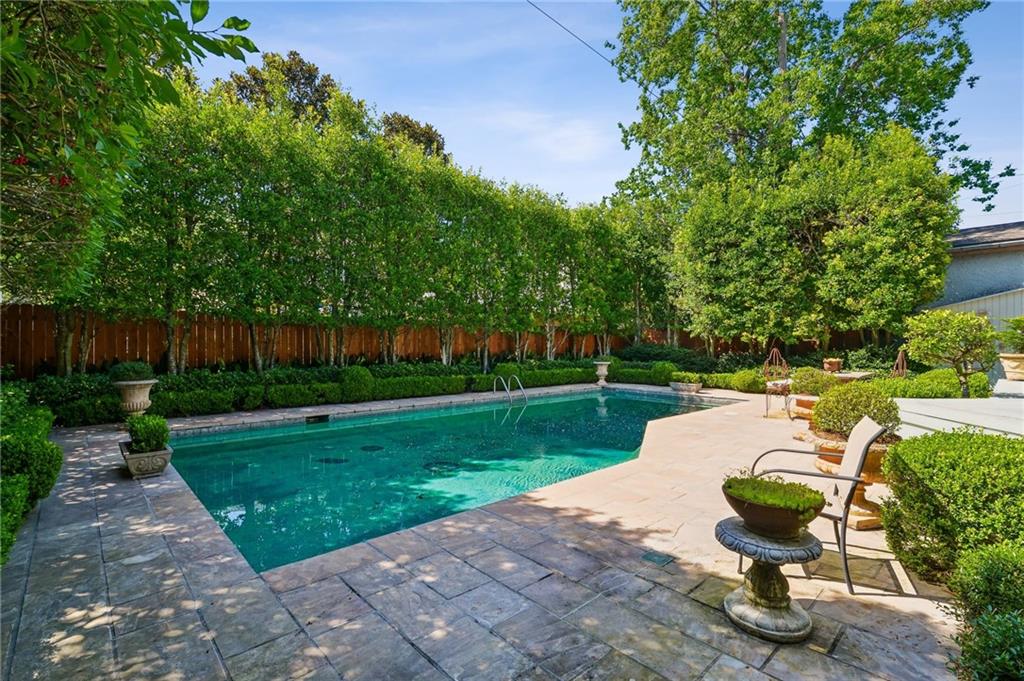 220 AUDUBON Boulevard