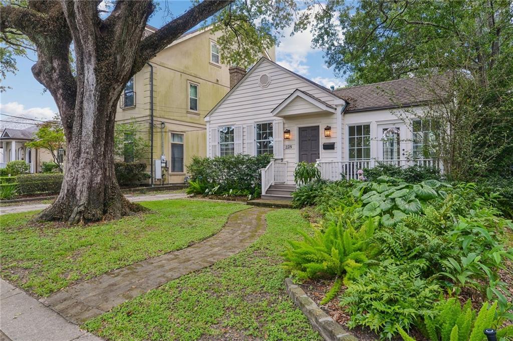 228 FAIRWAY Drive