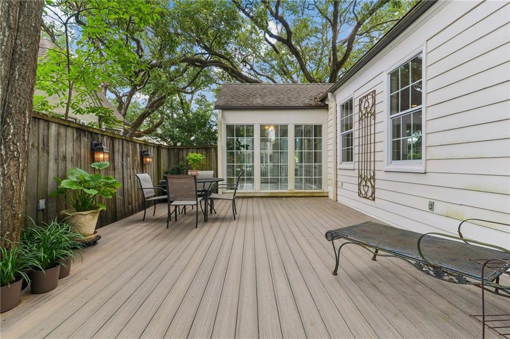 228 FAIRWAY Drive