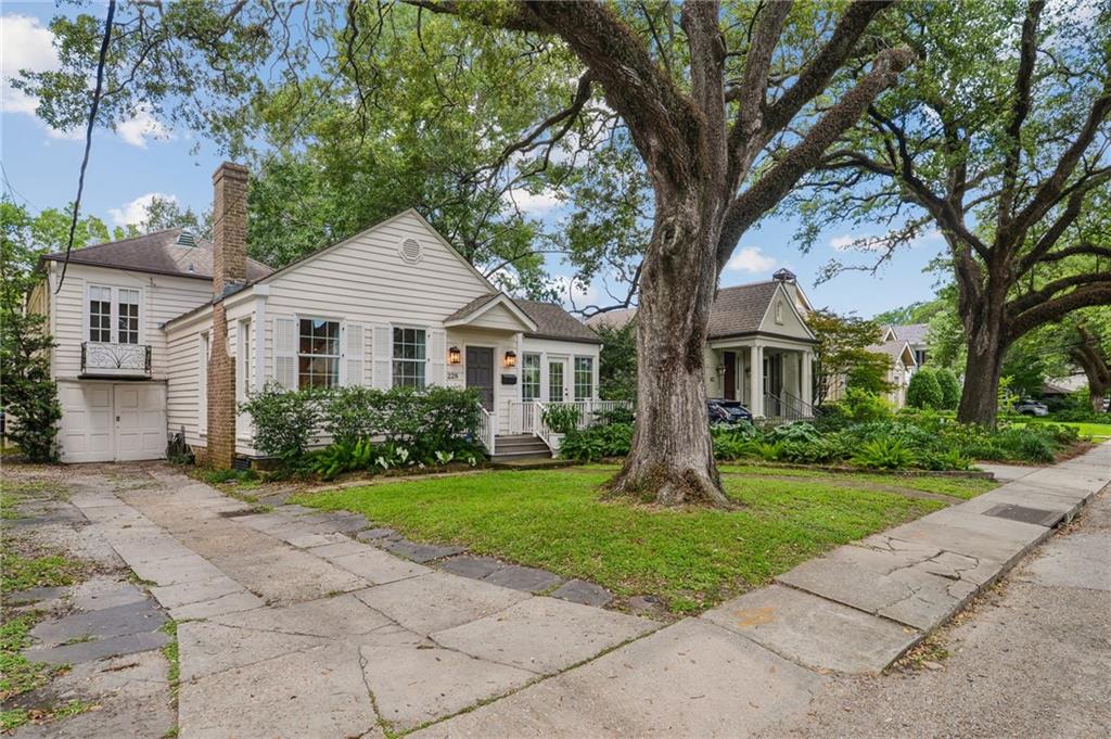 228 FAIRWAY Drive
