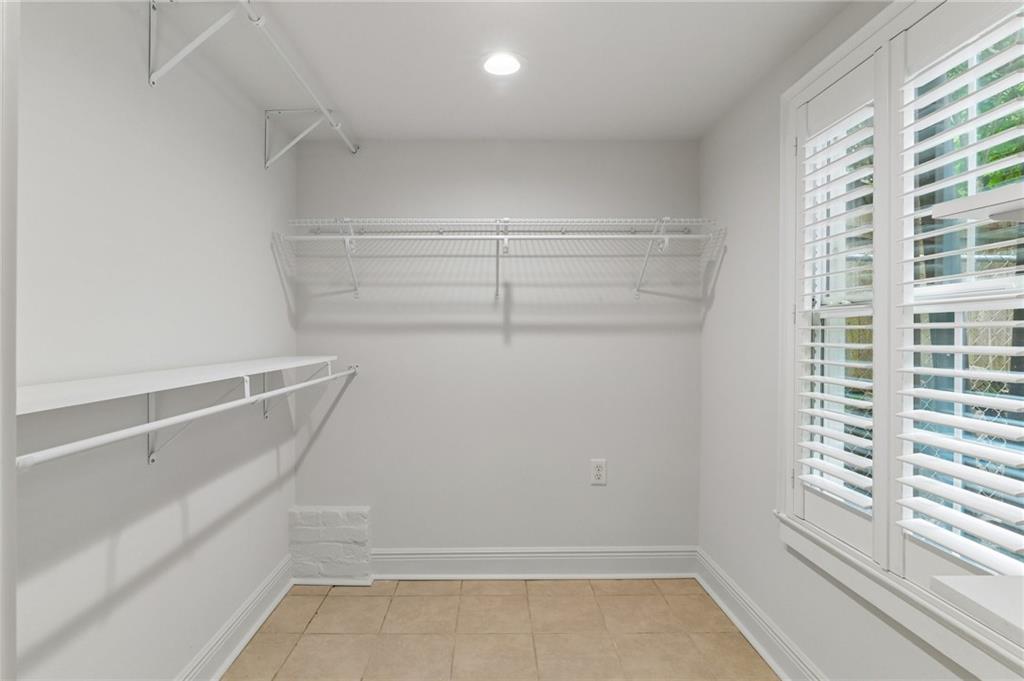 228 FAIRWAY Drive
