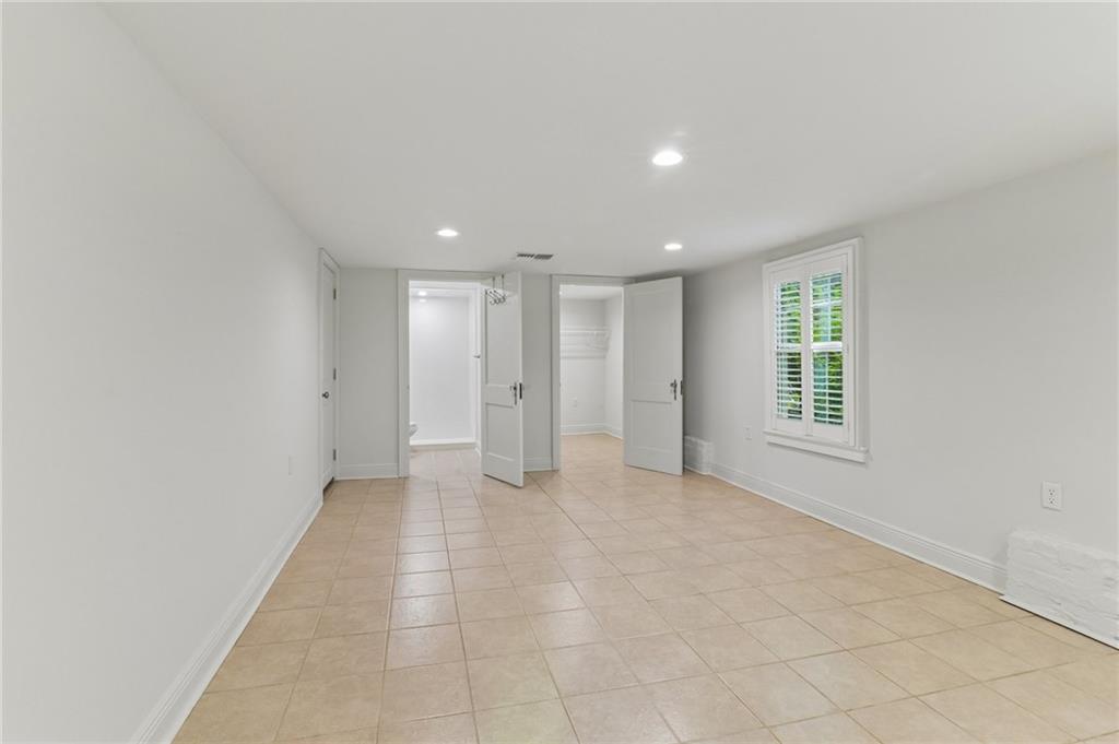 228 FAIRWAY Drive
