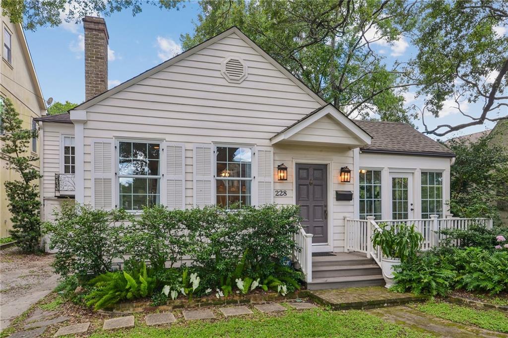228 FAIRWAY Drive