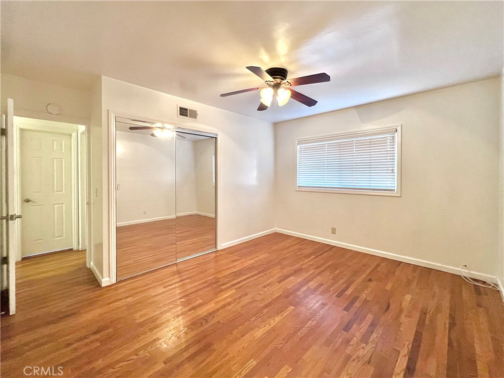 943 E Foothill Boulevard