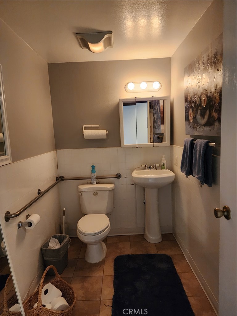 222 W Foothill Boulevard