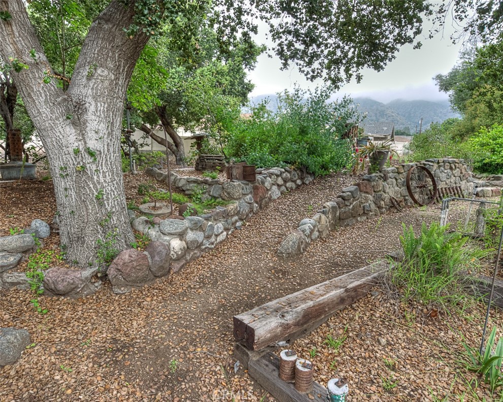 857 e. leadora