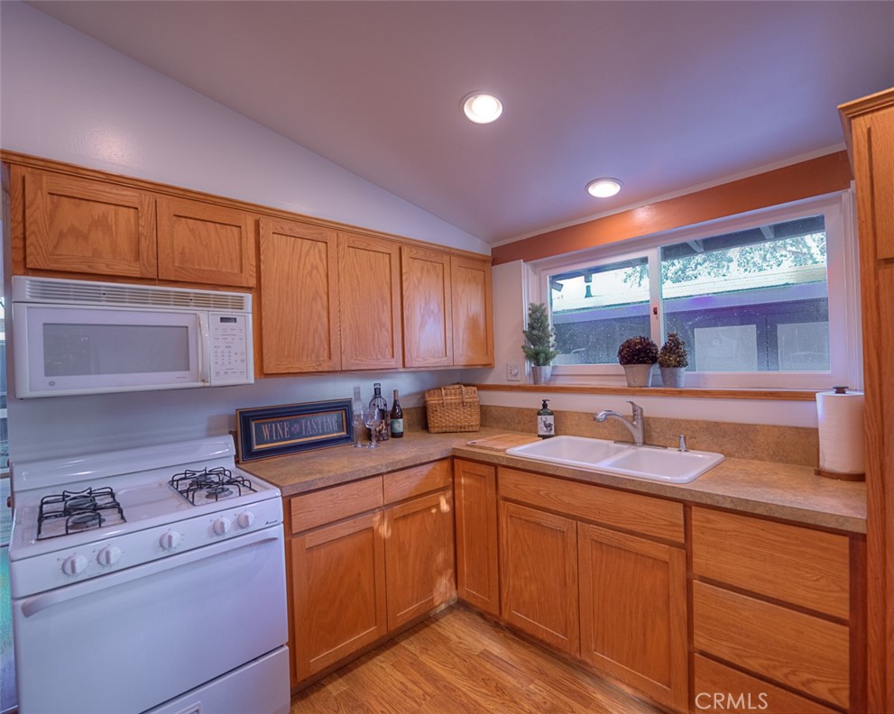 857 e. leadora