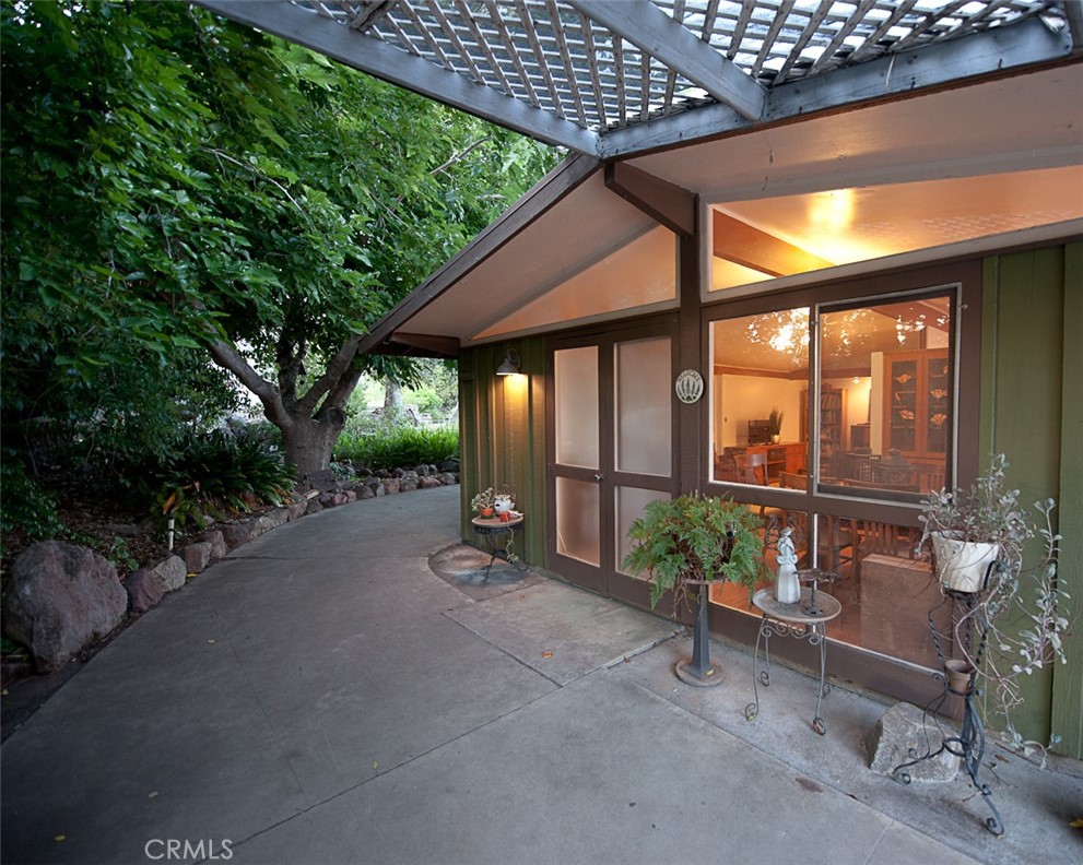 857 e. leadora
