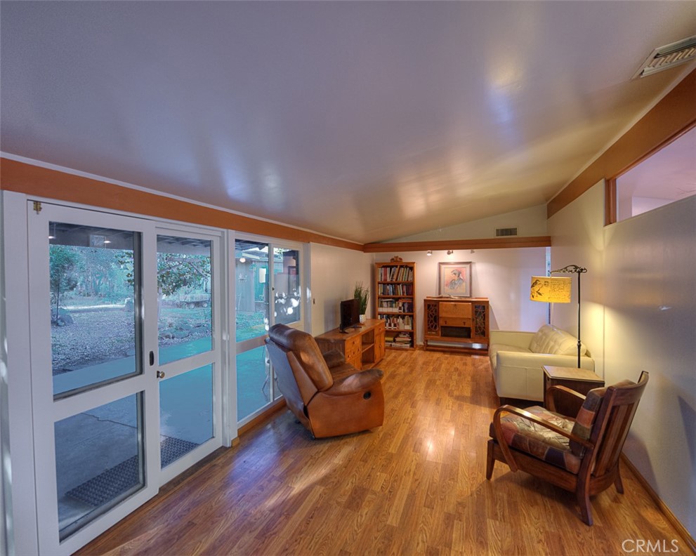 857 e. leadora