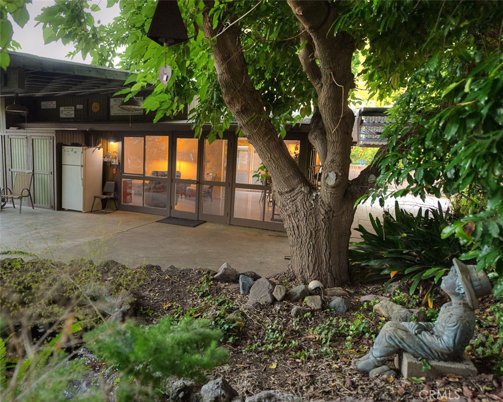 857 e. leadora