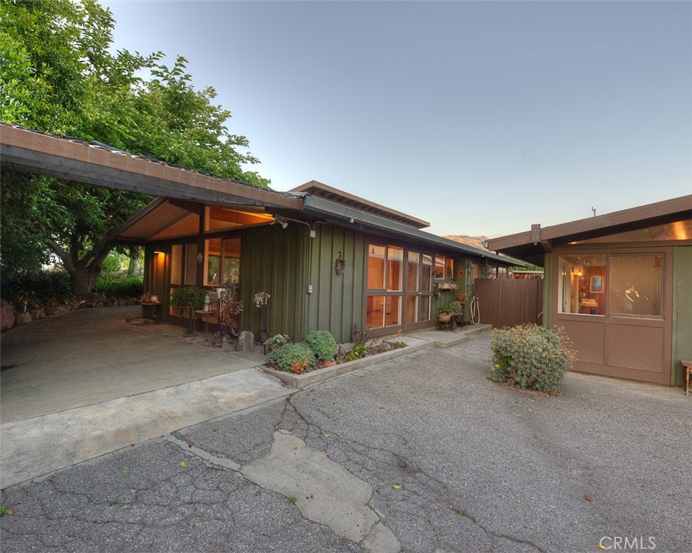 857 e. leadora