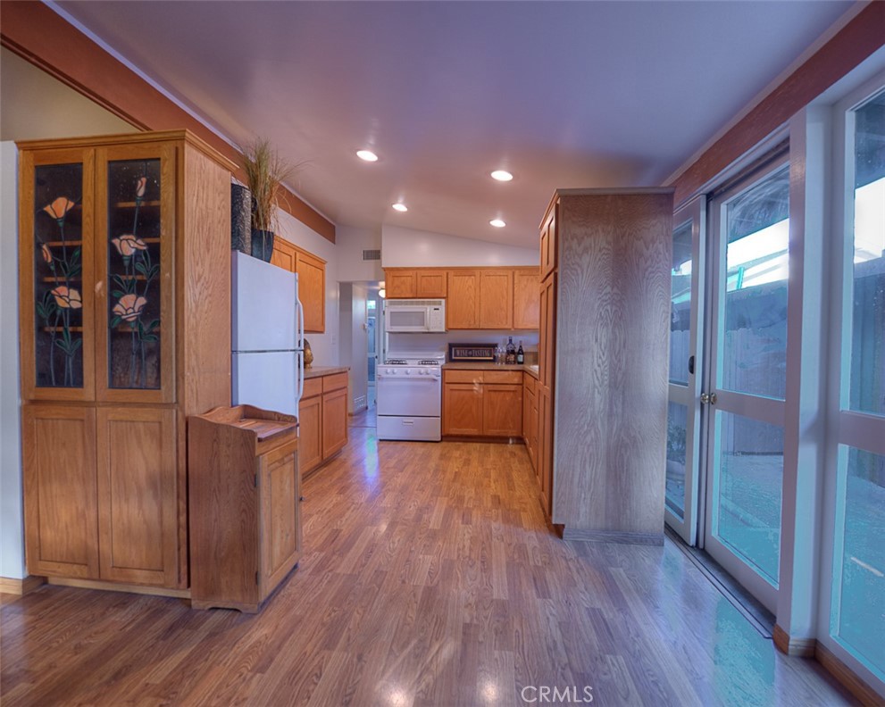 857 e. leadora