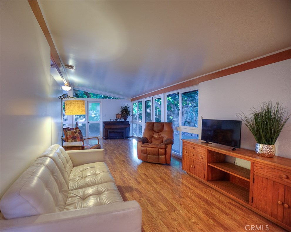 857 e. leadora
