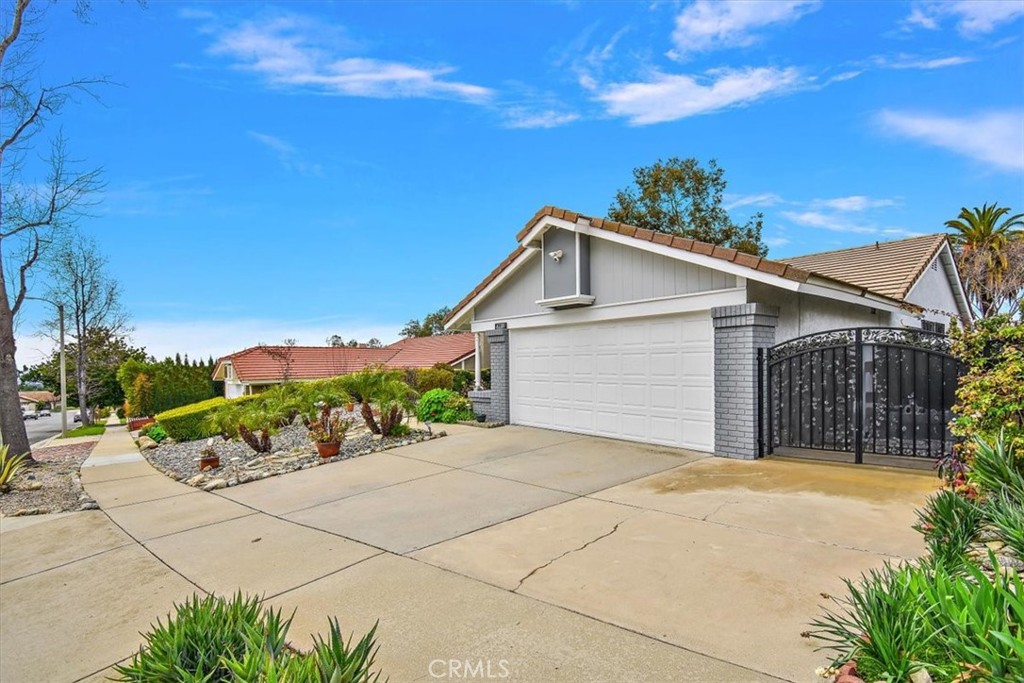 6138 Dakota Avenue