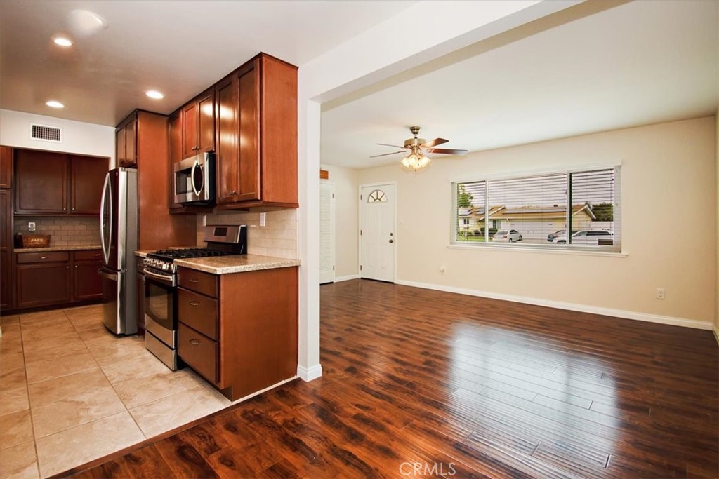 336 W Carter Drive