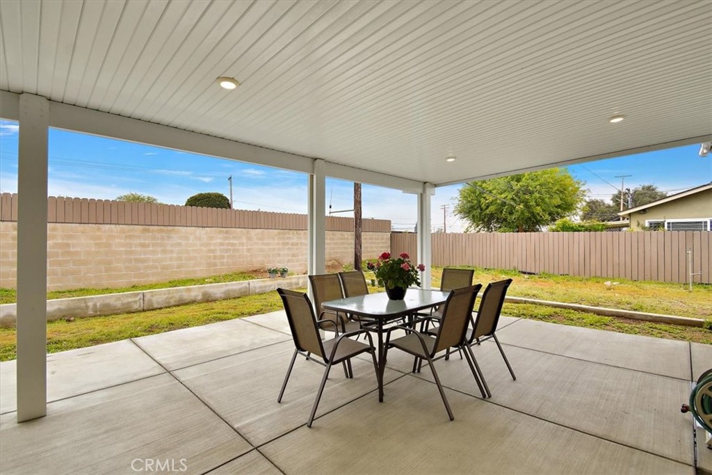 336 W Carter Drive