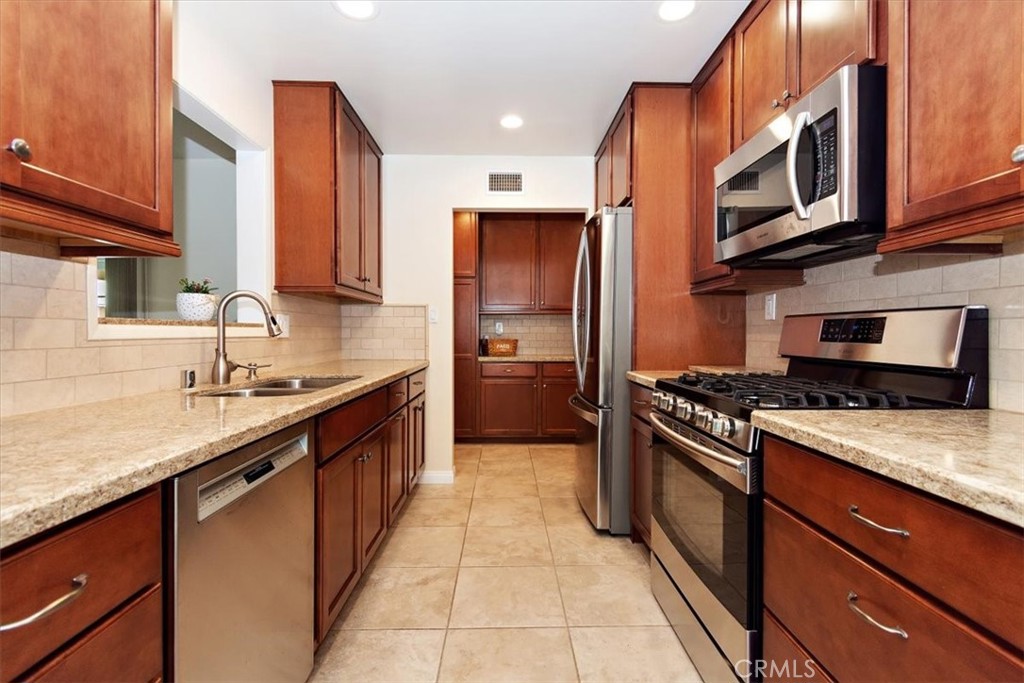 336 W Carter Drive