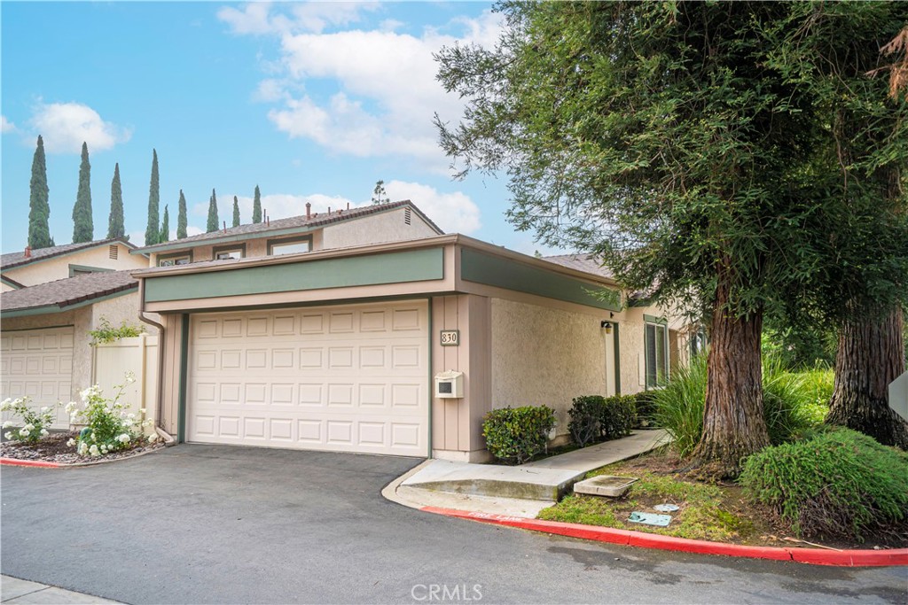 830 E Pepper Tree Drive