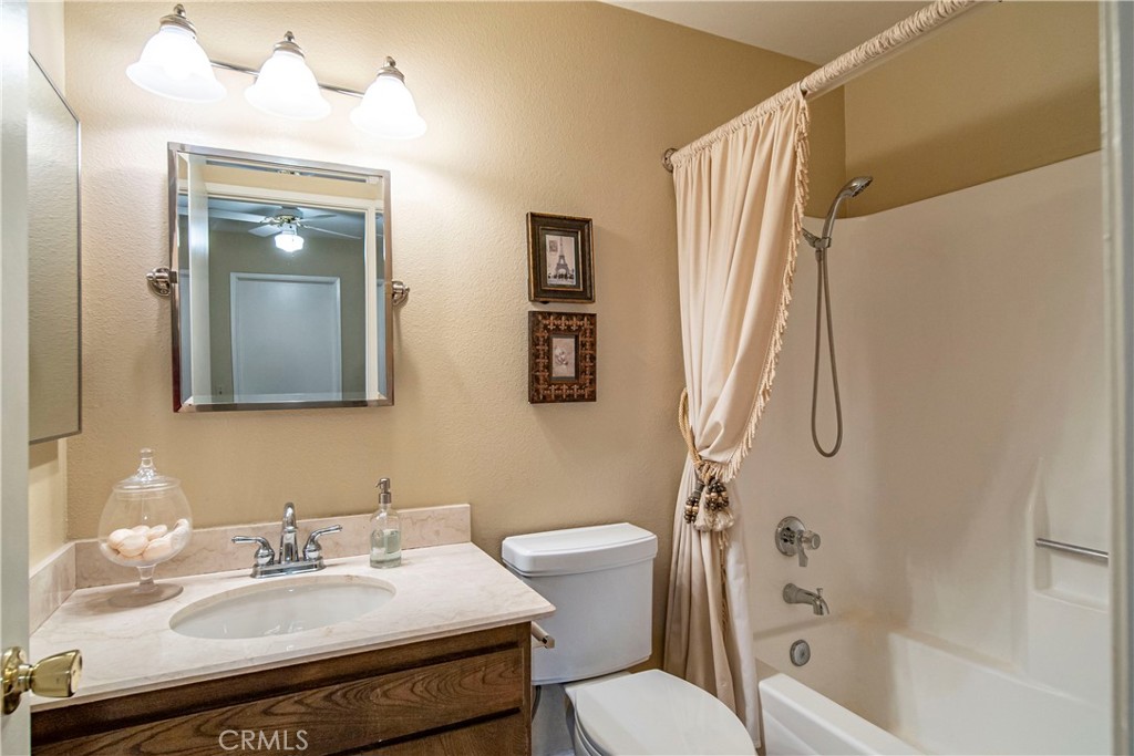830 E Pepper Tree Drive