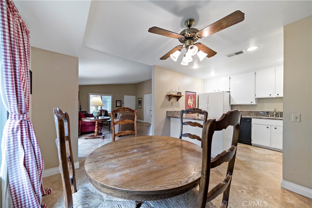 830 E Pepper Tree Drive