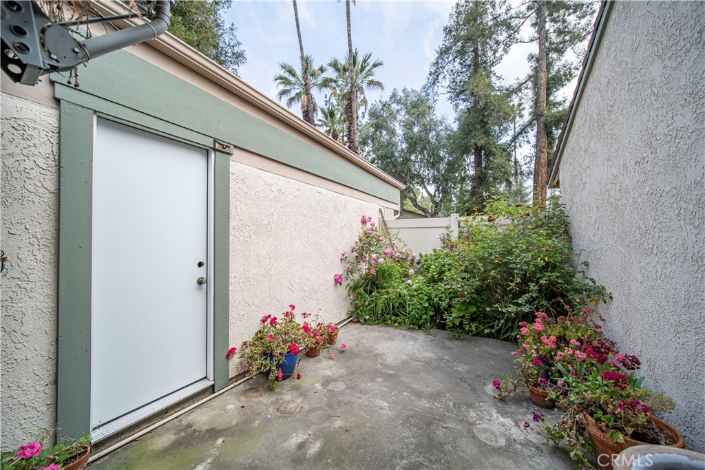 830 E Pepper Tree Drive