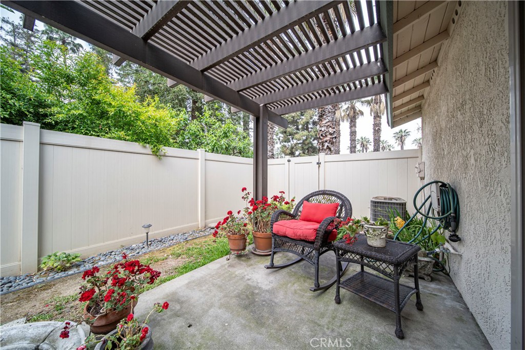 830 E Pepper Tree Drive