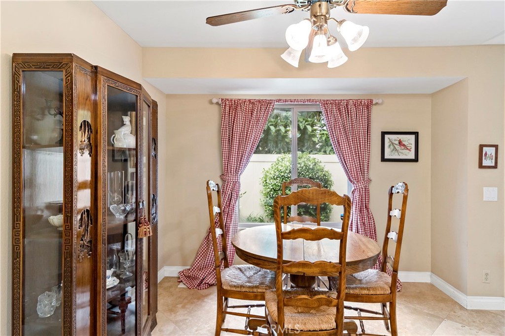 830 E Pepper Tree Drive
