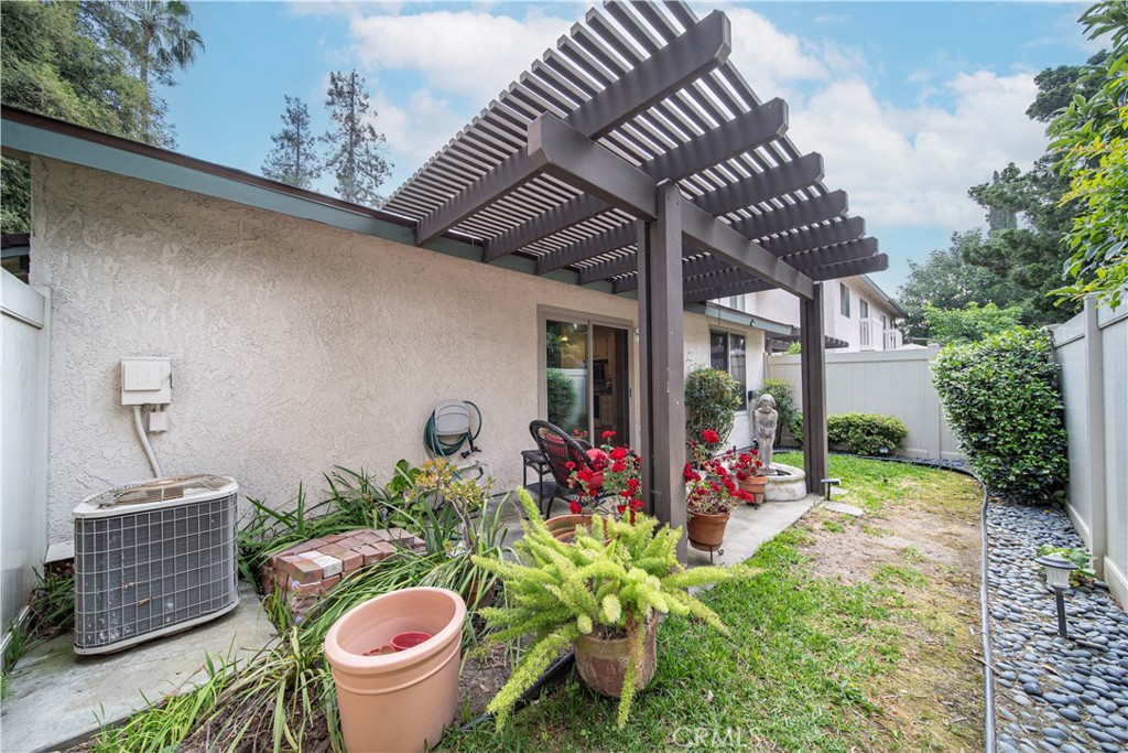 830 E Pepper Tree Drive