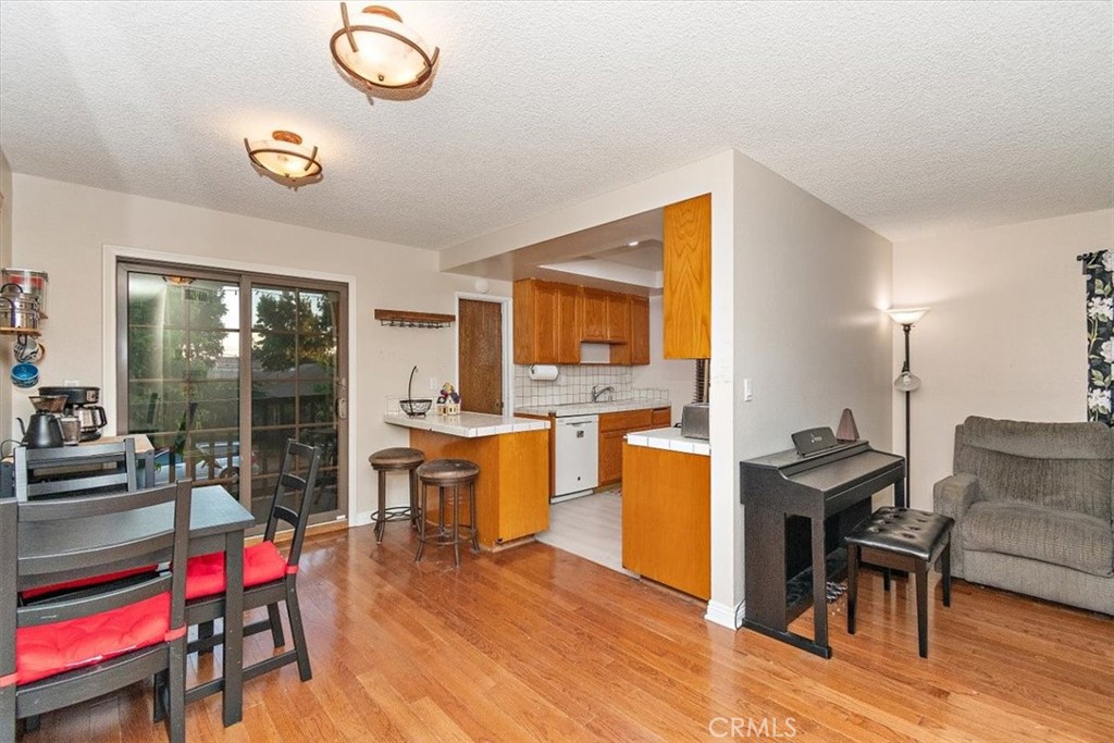 2755 E Van Buren Street