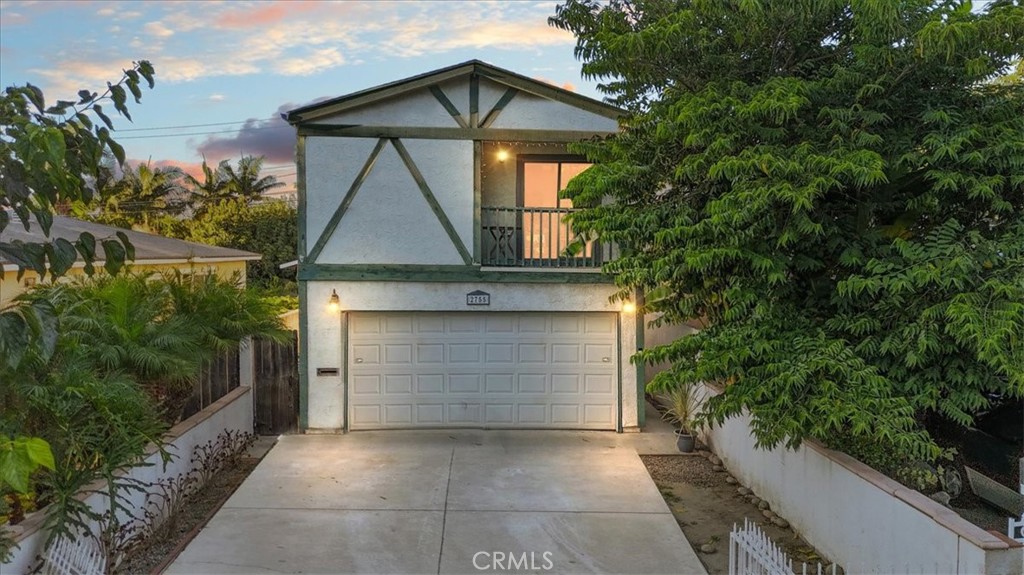 2755 E Van Buren Street