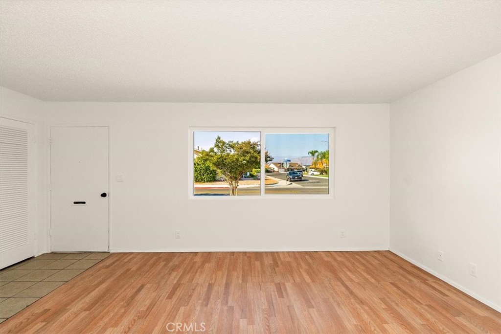 1641 W Mayberry Avenue