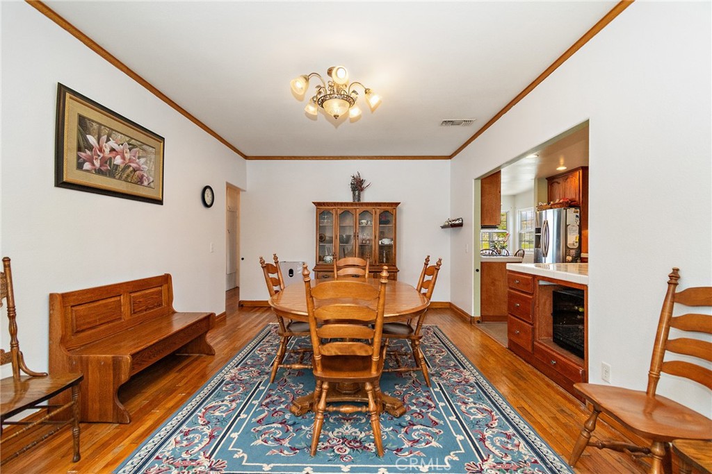 350 E Juanita Avenue