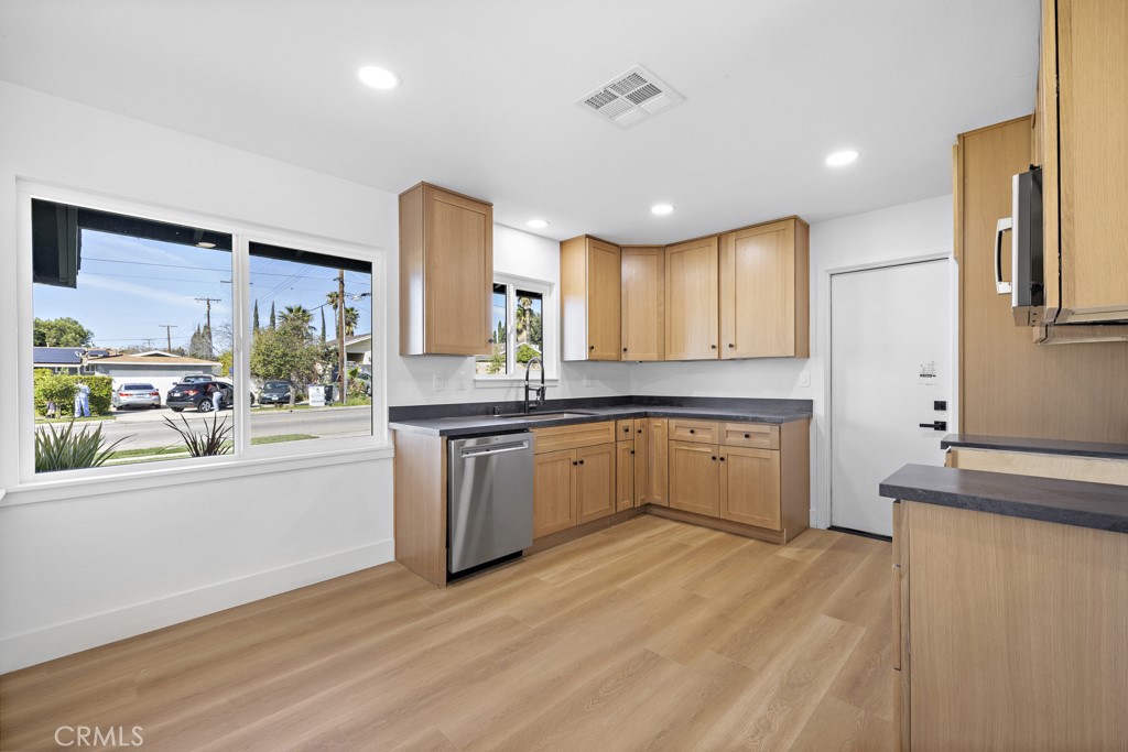 895 N Meridian Avenue